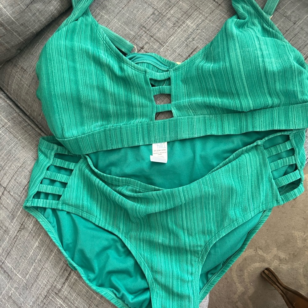 Plus Size Green Bikini WORN TWICE GOOD CONDITION